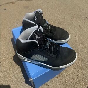 Jordan 5 retro Moonlight (2021)